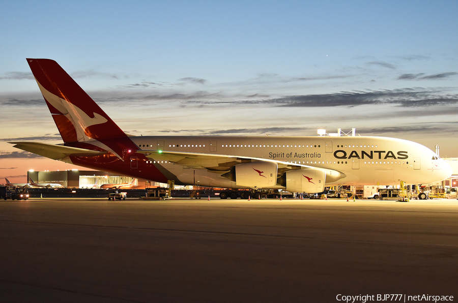 Qantas Airbus A380-842 (VH-OQF) | Photo 325042