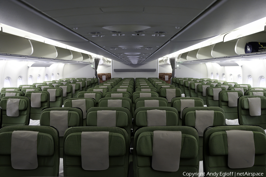 Qantas Airbus A380-842 (VH-OQF) | Photo 378039