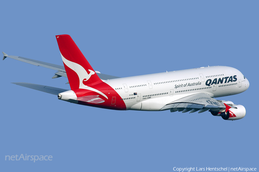 Qantas Airbus A380-842 (VH-OQF) | Photo 385912
