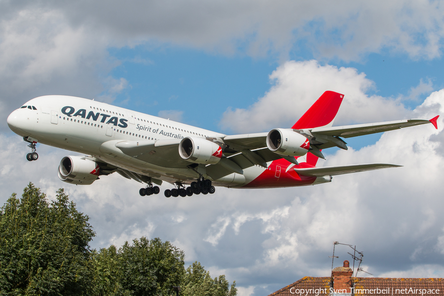 Qantas Airbus A380-842 (VH-OQG) | Photo 184688