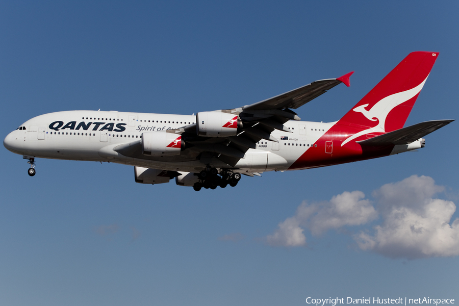 Qantas Airbus A380-842 (VH-OQH) | Photo 446877