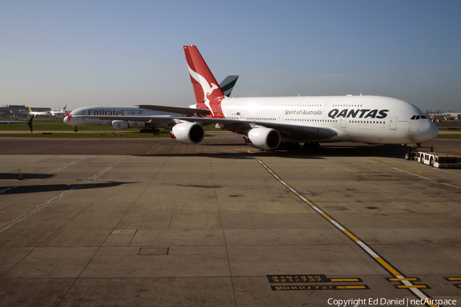 Qantas Airbus A380-842 (VH-OQH) | Photo 44741