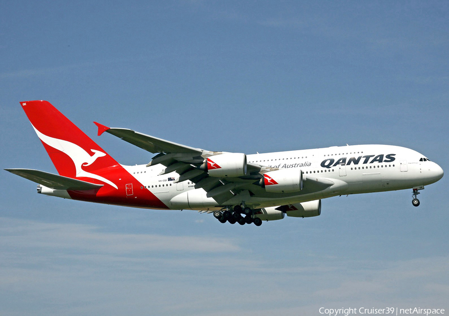 Qantas Airbus A380-842 (VH-OQK) | Photo 156152