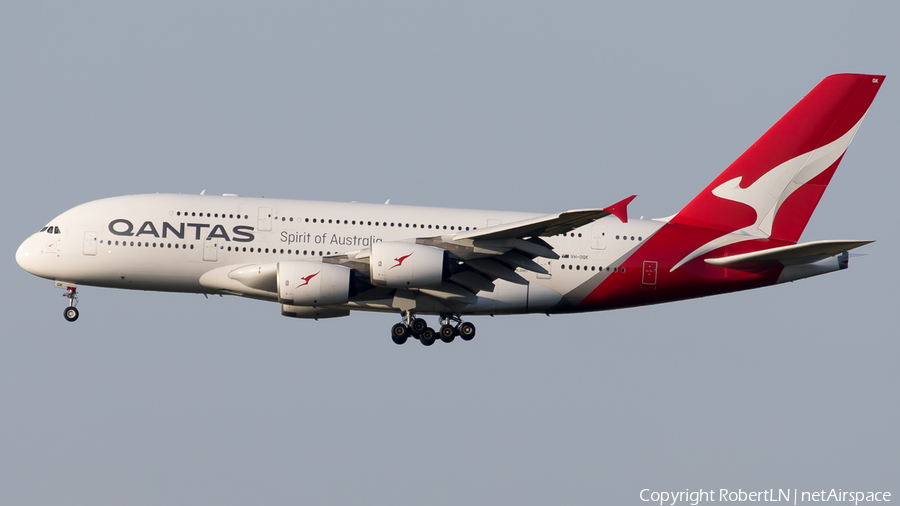 Qantas Airbus A380-842 (VH-OQK) | Photo 590295