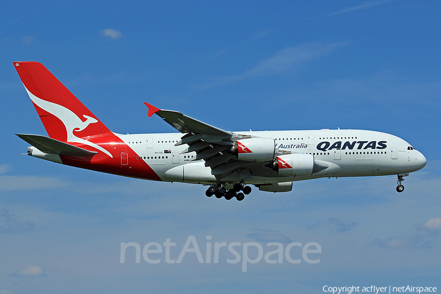 Qantas Airbus A380-842 (VH-OQL) | Photo 152395