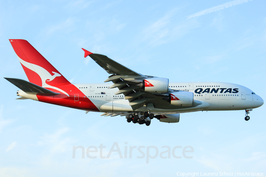 Qantas Airbus A380-842 (VH-OQL) | Photo 69152