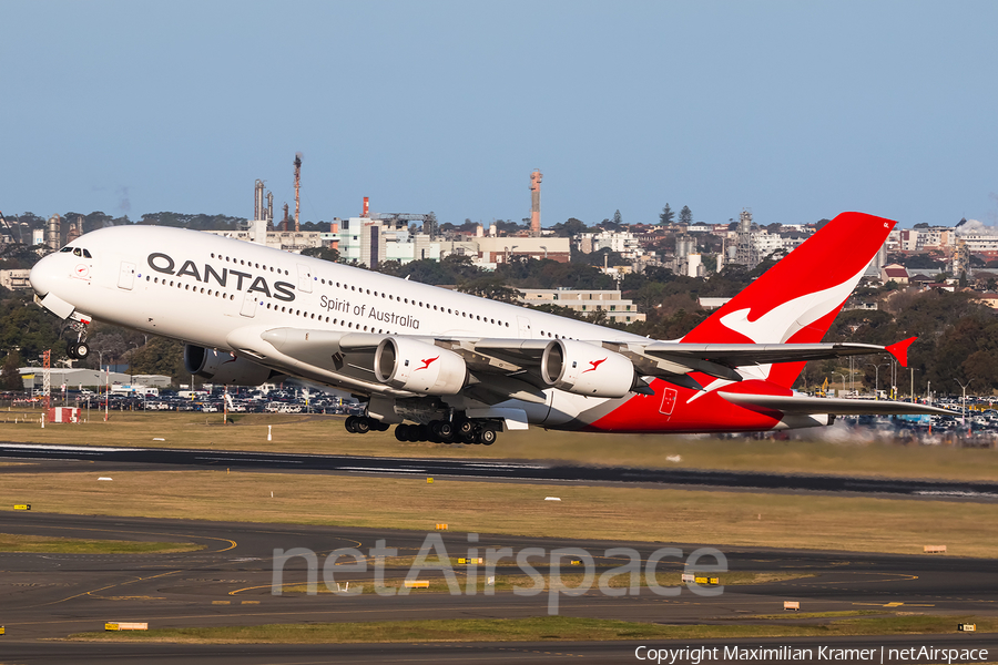 Qantas Airbus A380-842 (VH-OQL) | Photo 390628