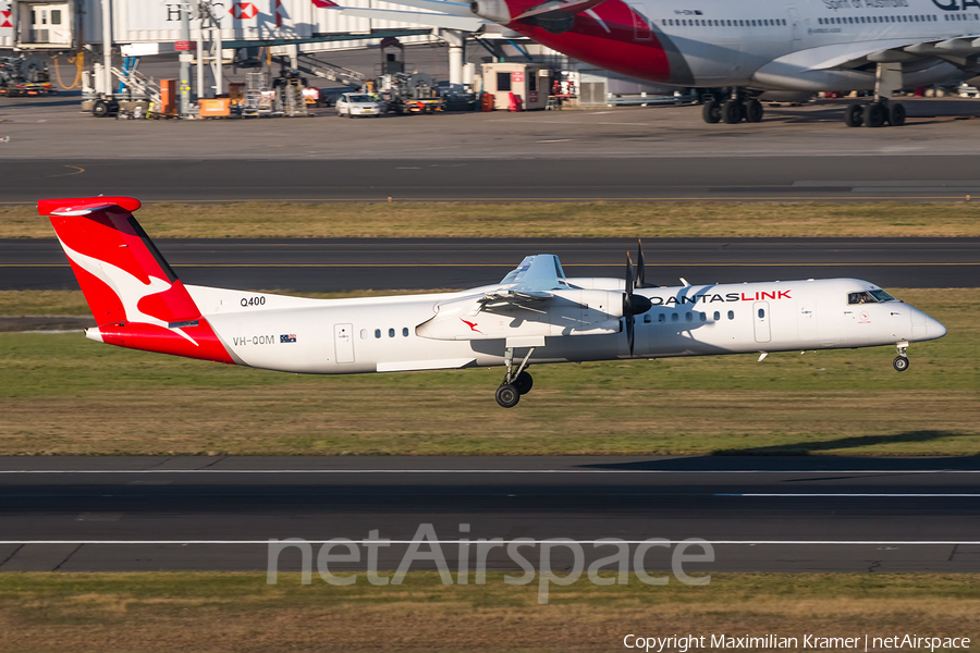 QantasLink (Sunstate Airlines) Bombardier DHC-8-402Q (VH-QOM) | Photo 389853