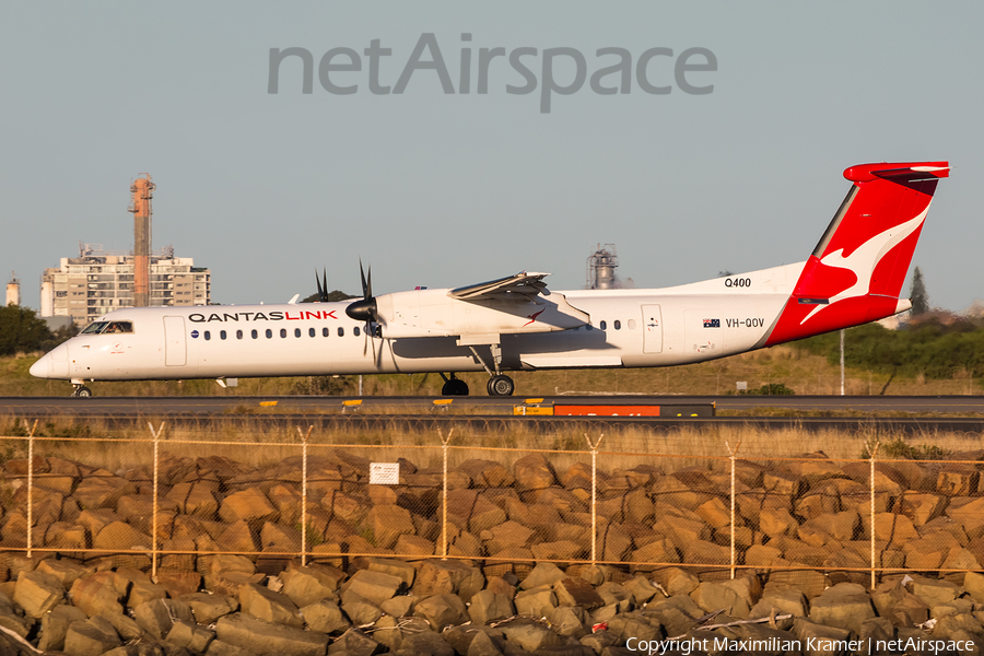 QantasLink (Sunstate Airlines) Bombardier DHC-8-402Q (VH-QOV) | Photo 390305