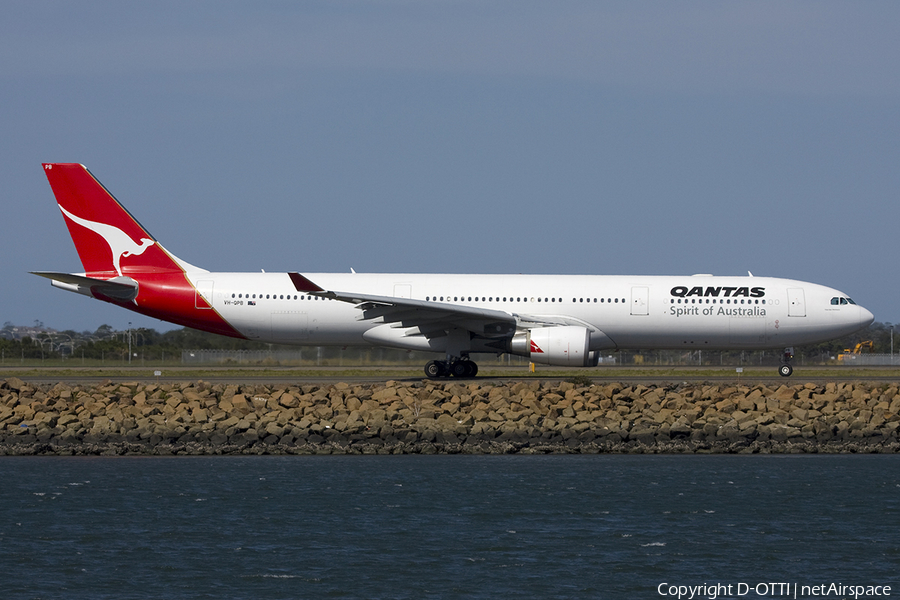 Qantas Airbus A330-301 (VH-QPB) | Photo 282804
