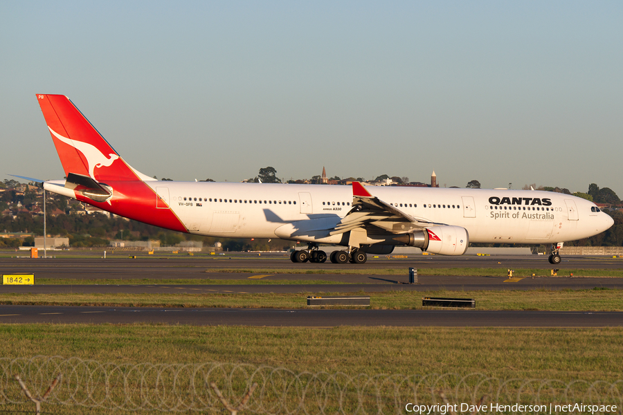 Qantas Airbus A330-301 (VH-QPB) | Photo 60019