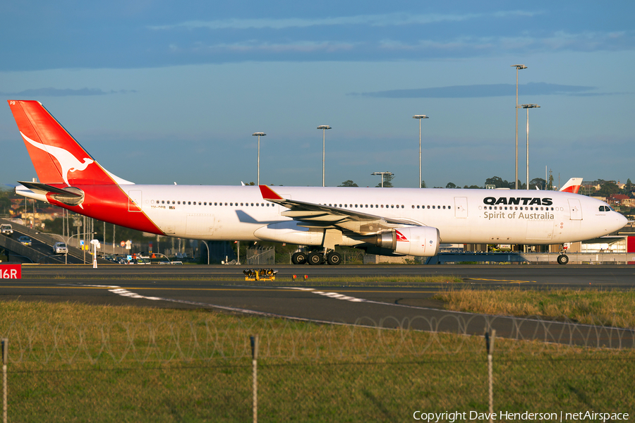 Qantas Airbus A330-301 (VH-QPB) | Photo 95420