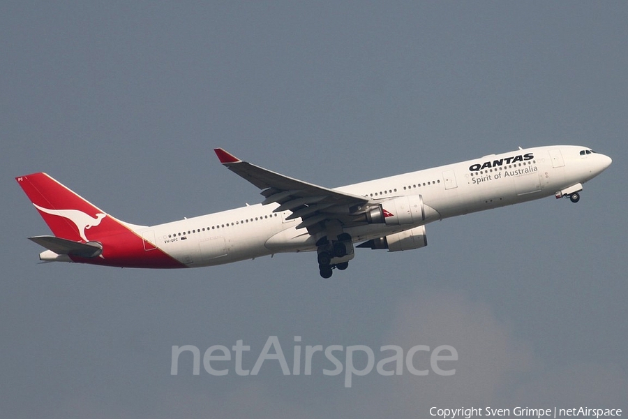 Qantas Airbus A330-301 (VH-QPC) | Photo 35956