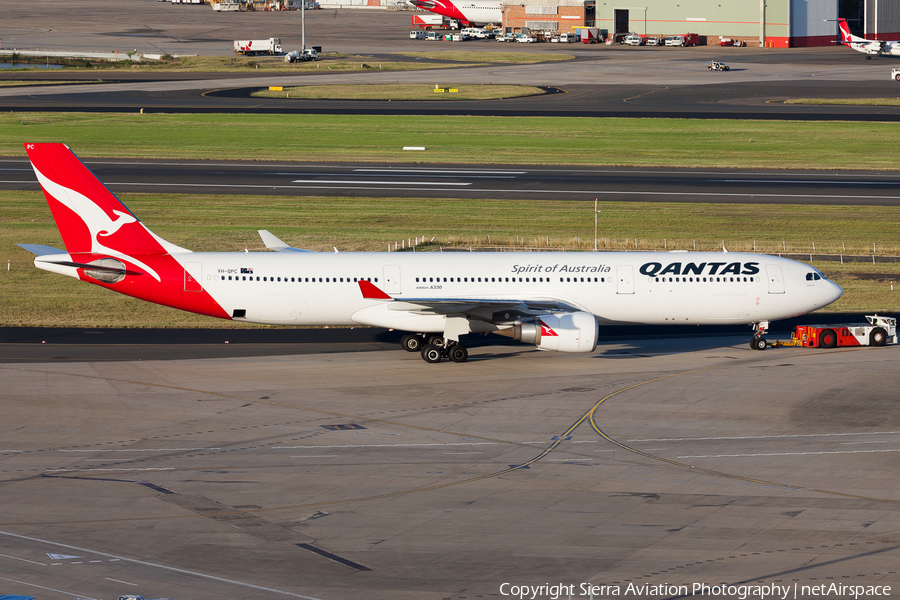 Qantas Airbus A330-301 (VH-QPC) | Photo 324530