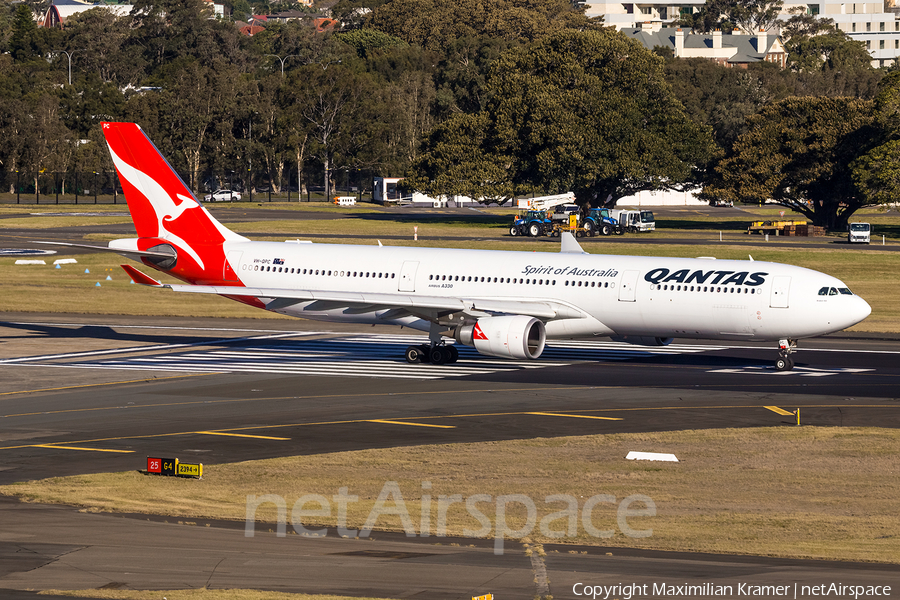 Qantas Airbus A330-301 (VH-QPC) | Photo 390928