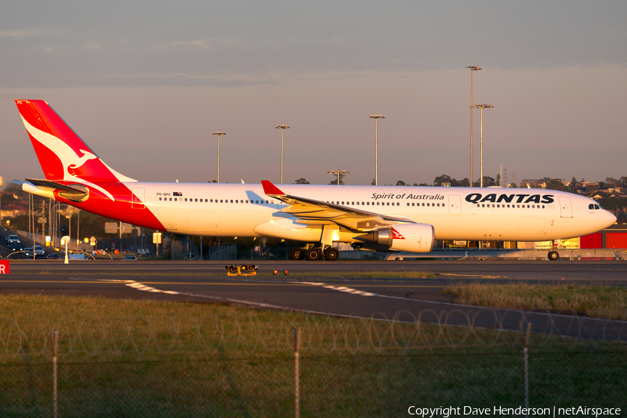 Qantas Airbus A330-301 (VH-QPC) | Photo 95362