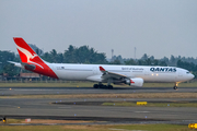 Qantas Airbus A330-301 (VH-QPD) at  Jakarta - Soekarno-Hatta International, Indonesia