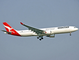 Qantas Airbus A330-303 (VH-QPE) at  Bangkok - Suvarnabhumi International, Thailand