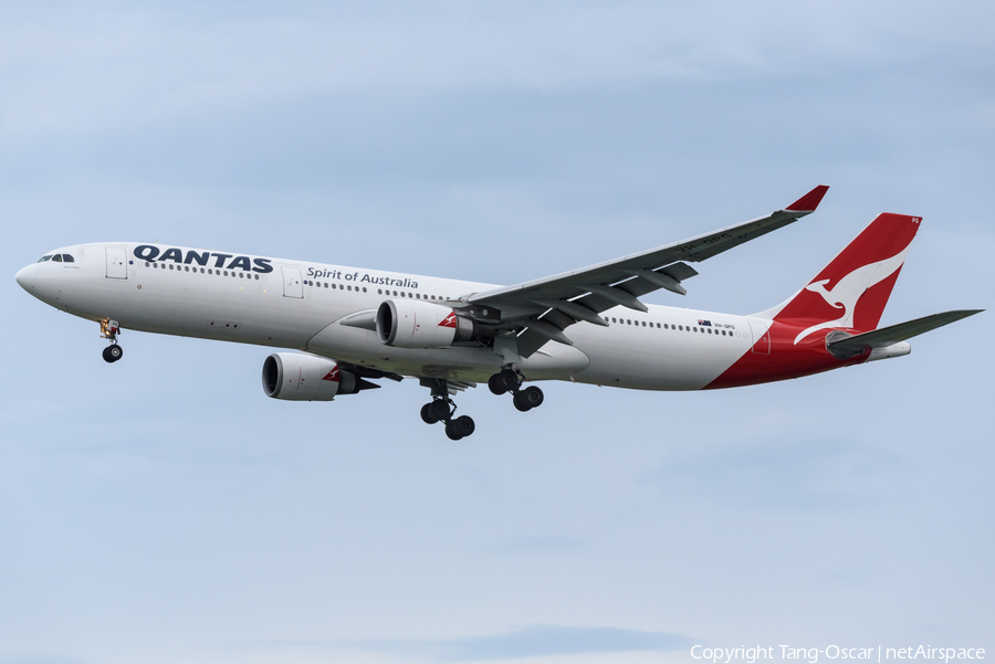 Qantas Airbus A330-303 (VH-QPG) | Photo 287853