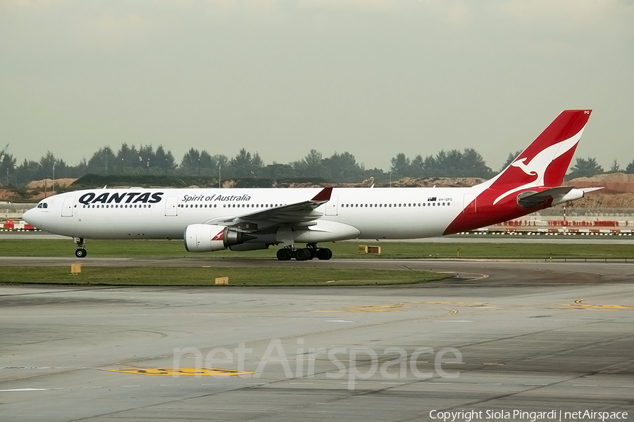 Qantas Airbus A330-303 (VH-QPG) | Photo 365048