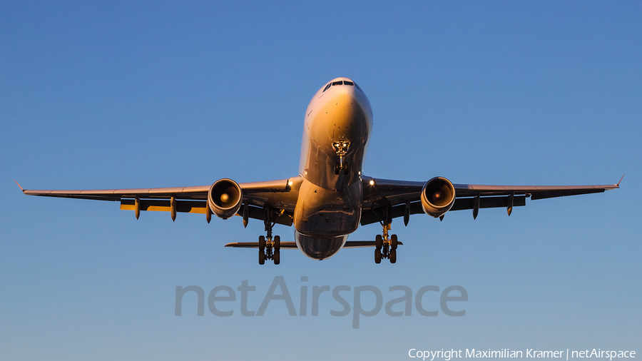 Qantas Airbus A330-303 (VH-QPG) | Photo 390986