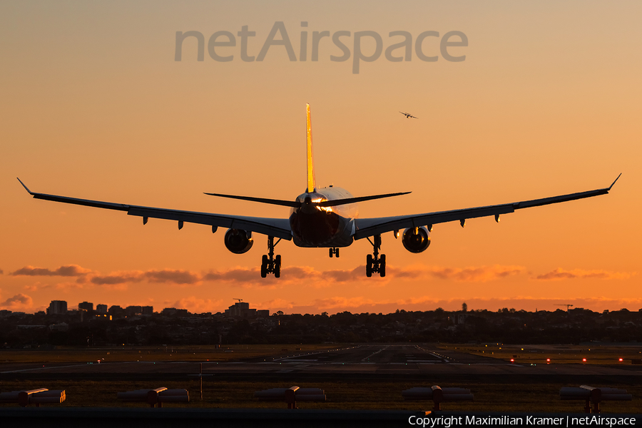 Qantas Airbus A330-303 (VH-QPG) | Photo 390987