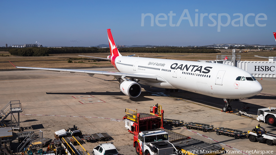 Qantas Airbus A330-303 (VH-QPI) | Photo 391986