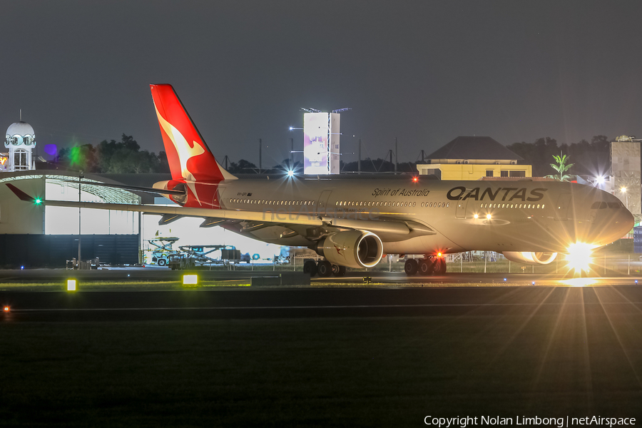 Qantas Airbus A330-303 (VH-QPI) | Photo 541319