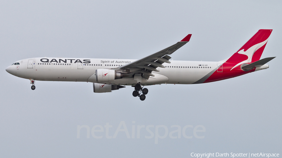 Qantas Airbus A330-303 (VH-QPI) | Photo 309633