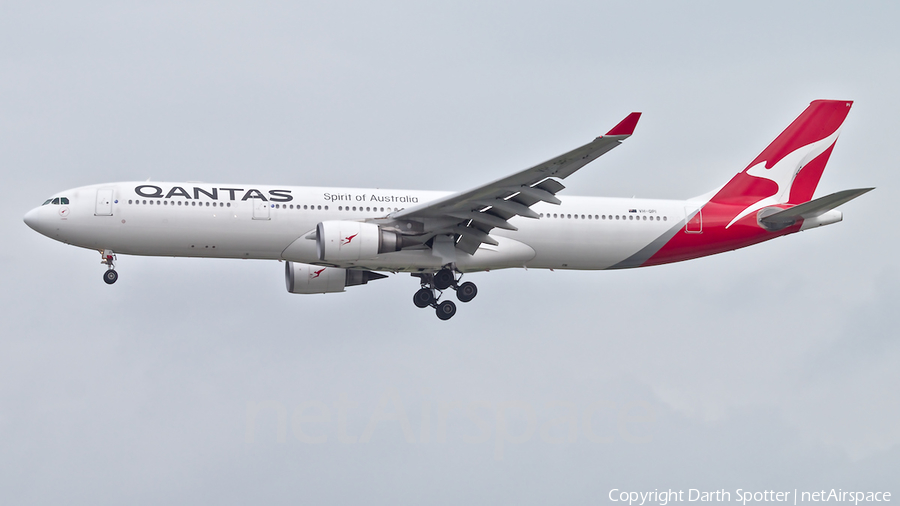 Qantas Airbus A330-303 (VH-QPI) | Photo 309634