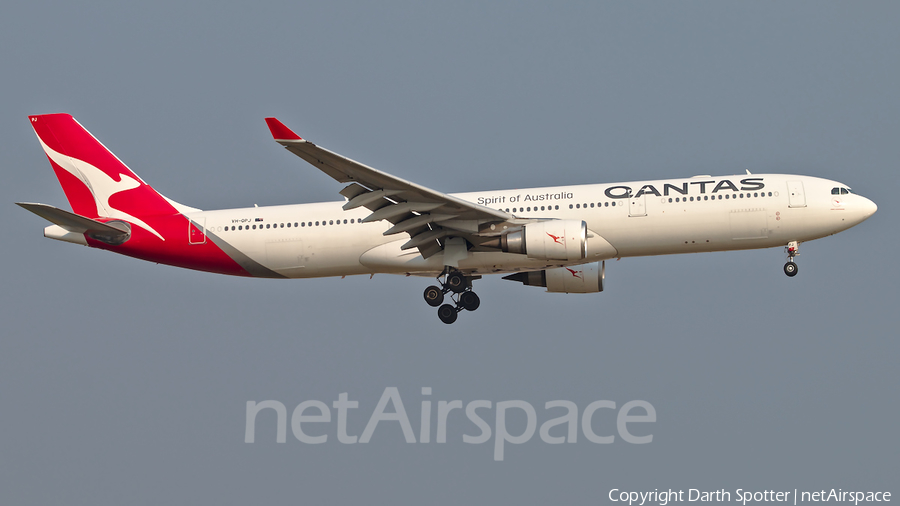 Qantas Airbus A330-303 (VH-QPJ) | Photo 319887