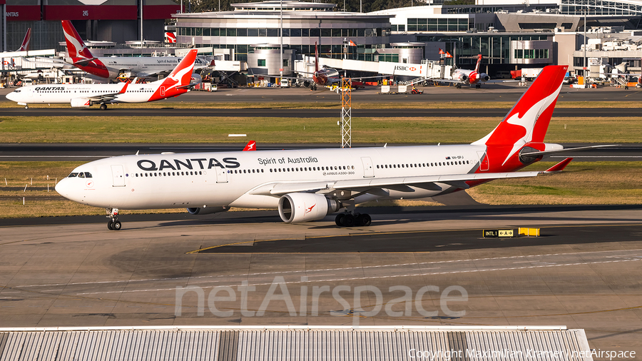 Qantas Airbus A330-303 (VH-QPJ) | Photo 390540