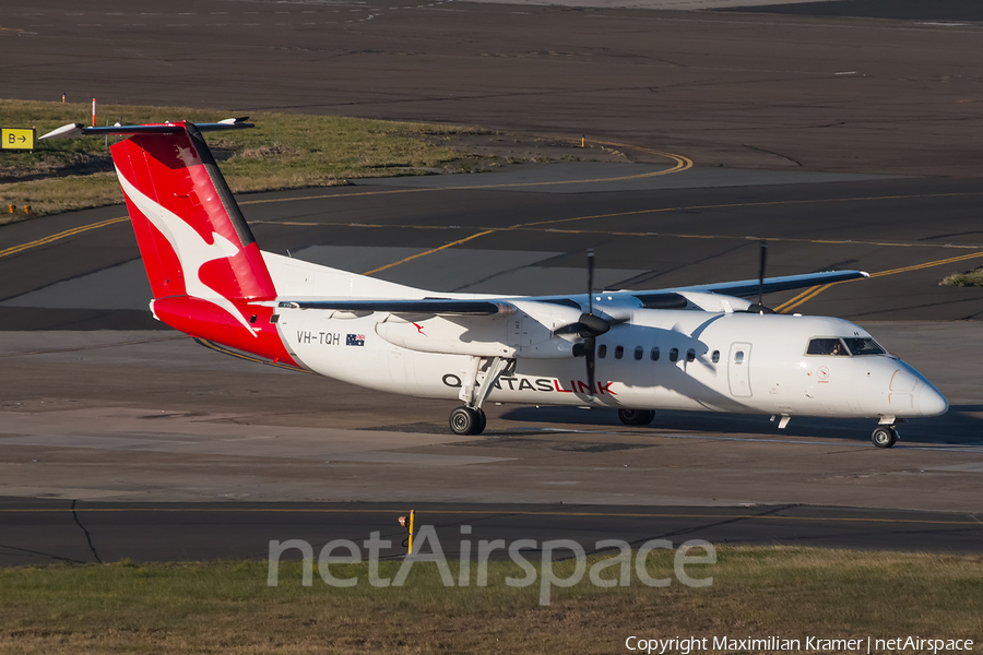 QantasLink (Eastern Australia Airlines) de Havilland Canada DHC-8-315Q (VH-TQH) | Photo 389850