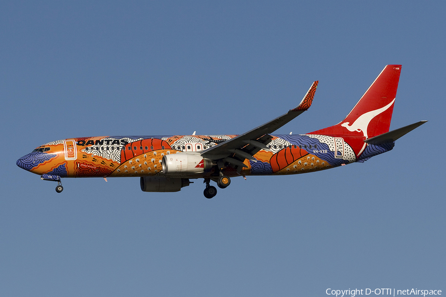 Qantas Boeing 737-838 (VH-VXB) | Photo 283649