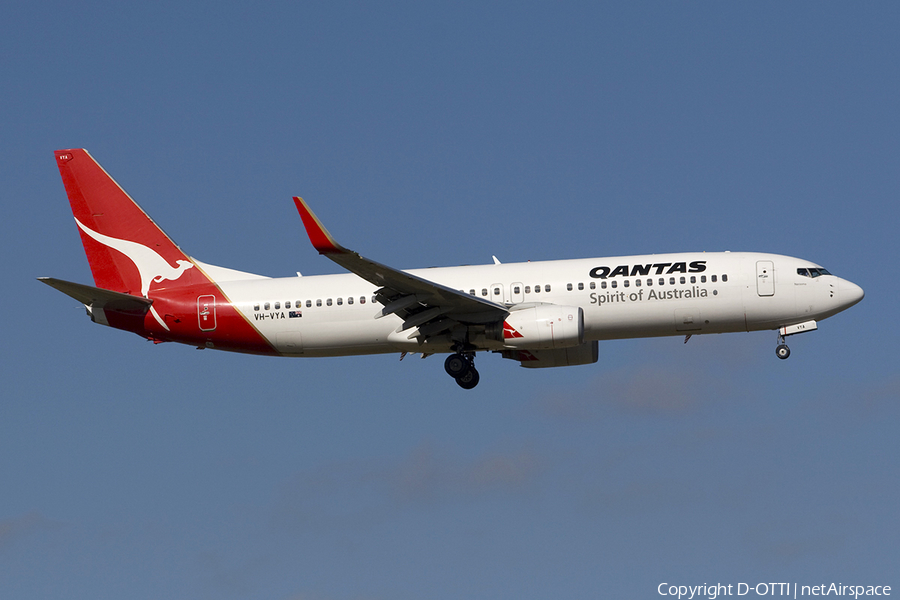 Qantas Boeing 737-838 (VH-VYA) | Photo 283428