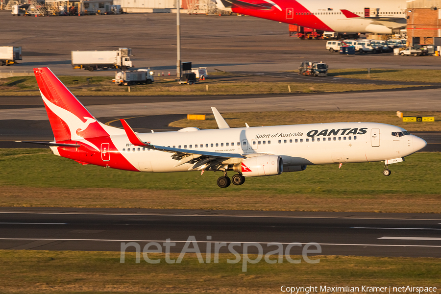 Qantas Boeing 737-838 (VH-VYA) | Photo 389883
