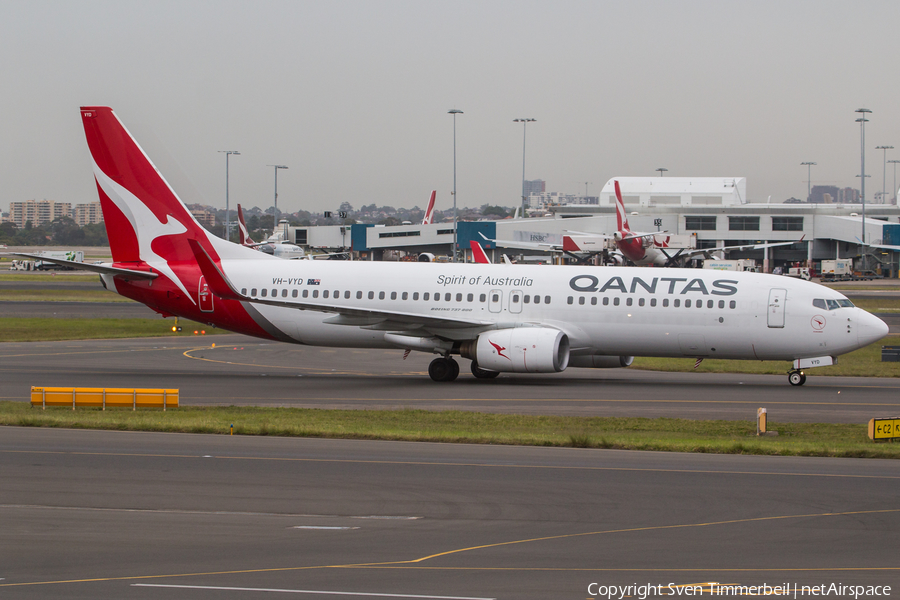 Qantas Boeing 737-838 (VH-VYD) | Photo 284229
