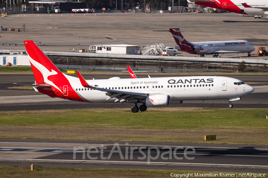 Qantas Boeing 737-838 (VH-VYF) | Photo 390604