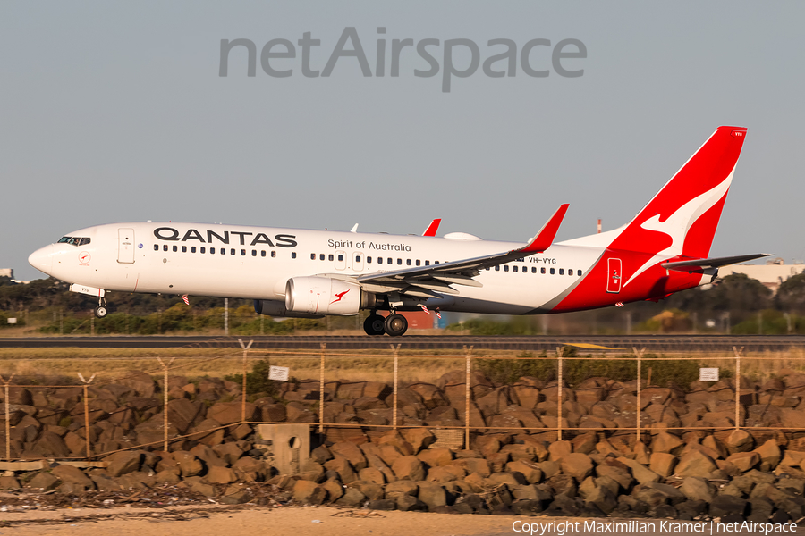 Qantas Boeing 737-838 (VH-VYG) | Photo 390302