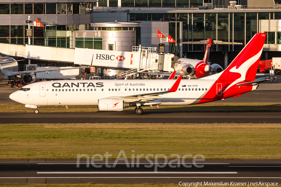 Qantas Boeing 737-838 (VH-VYH) | Photo 390517