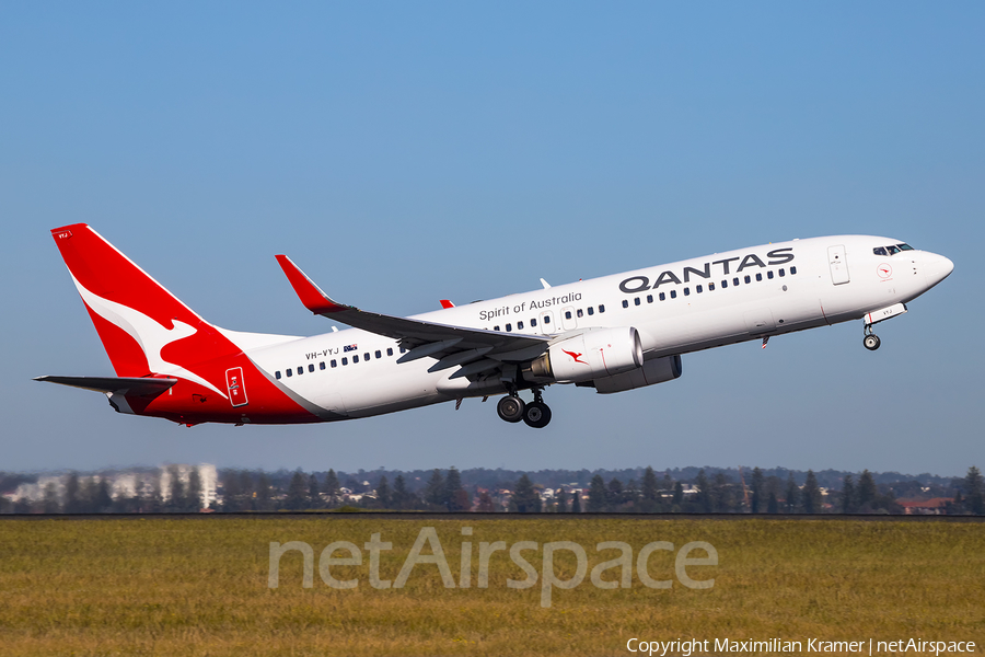 Qantas Boeing 737-838 (VH-VYJ) | Photo 390396