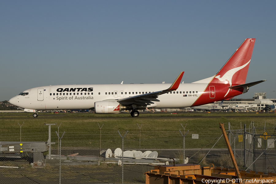 Qantas Boeing 737-838 (VH-VYL) | Photo 282702