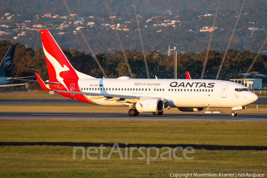 Qantas Boeing 737-838 (VH-VZC) | Photo 391538