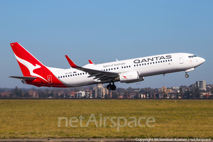 Qantas Boeing 737-838 (VH-VZC) | Photo 390412