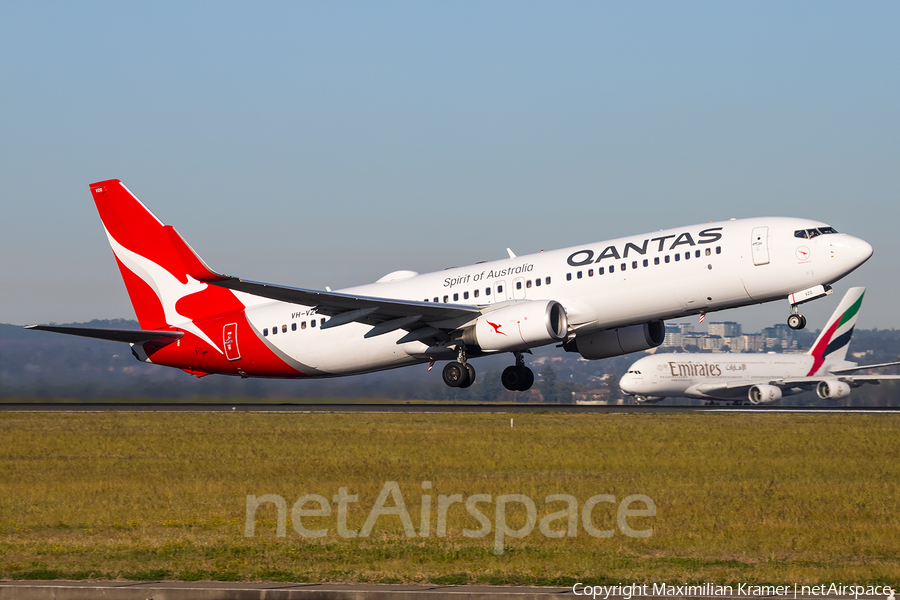 Qantas Boeing 737-838 (VH-VZG) | Photo 390377