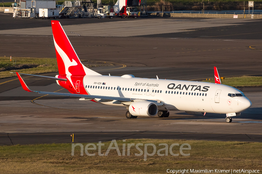 Qantas Boeing 737-838 (VH-VZH) | Photo 389874