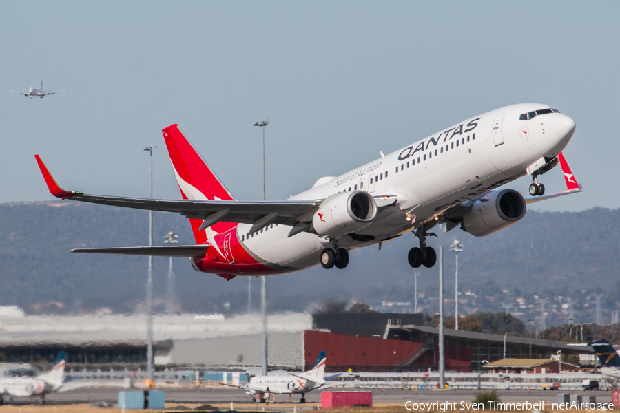 Qantas Boeing 737-838 (VH-VZI) | Photo 285908