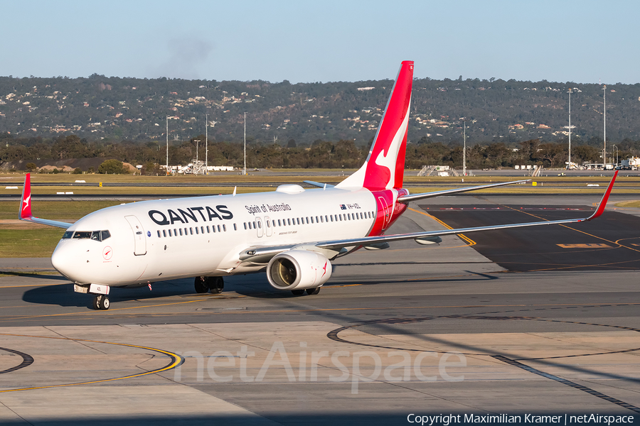 Qantas Boeing 737-838 (VH-VZL) | Photo 391530