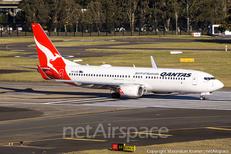 Qantas Boeing 737-838 (VH-VZQ) | Photo 390931