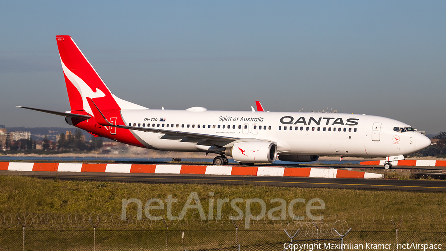 Qantas Boeing 737-838 (VH-VZR) | Photo 390143